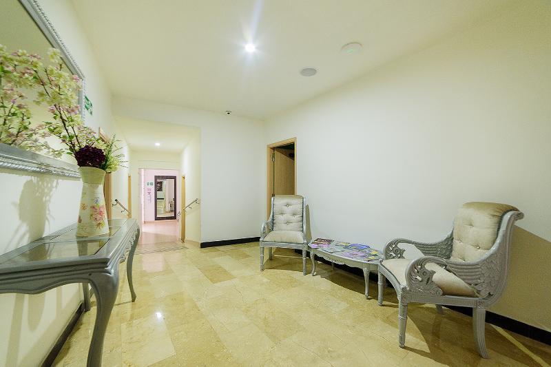 Plaza 43 Hotel